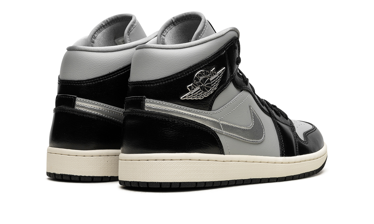 AIR JORDAN 1 MID SE WMNS Black Chrome FB9892 002